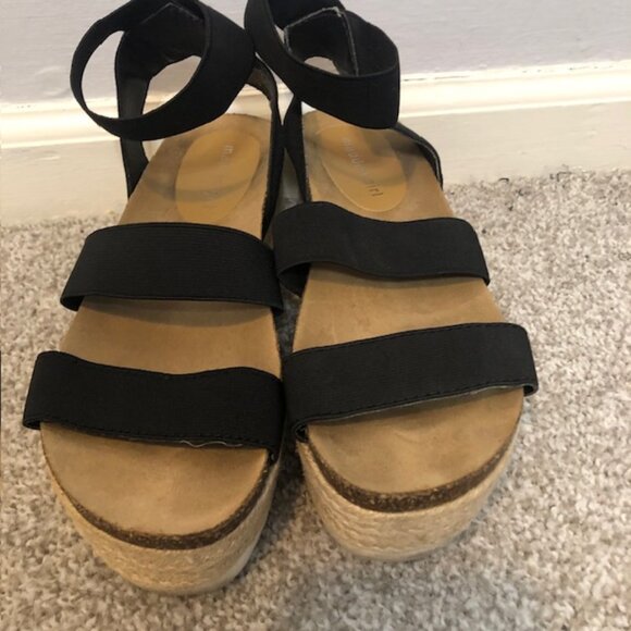 Madden Girl Cassie Black Strappy Sandals – Size 7.5 | Block Heel | Chic & Minima - Picture 1 of 8